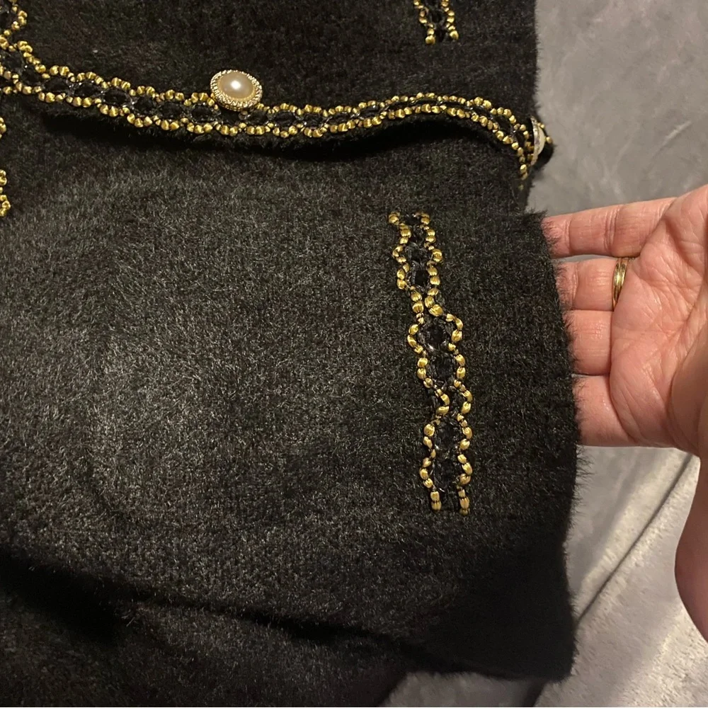 Snowflake brand women’s black cardigan Sz S/M pearl and gold buttons sweater
